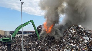 Osmaniye’de, hurda geri dönüşüm fabrikasında yangın