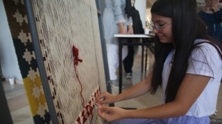 Osmaniye'de Kilim dokuma kursiyerleri, emeklerini sergiledi