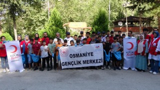 Osmaniye'de Mesire alanından 20 torba çöp topladılar