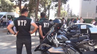Osmaniye’de polis, okul önerinde denetim yaptı