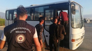 Osmaniye'de Polisin durdurduğu otomobilde 6 düzensiz göçmen yakalandı
