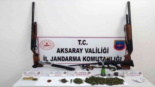 Oto tamirci dükkanında uyuşturucu ve silah ticareti