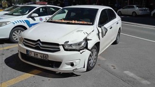 Otomobilin çarptığı yaya ağır yaralandı