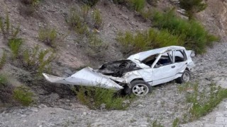 Otomobilin uçuruma yuvarlandığı kazada bir çocuk hayatını kaybetti