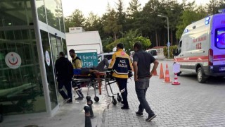 Otomobille çarpışan elektrikli bisikletin sürücüsü yaralandı