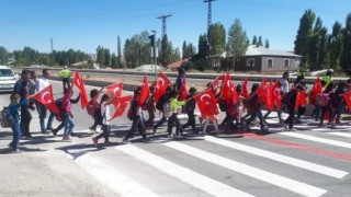 Özalpta ‘Yayalara öncelik, hayata saygı duruşu etkinliği düzenlendi