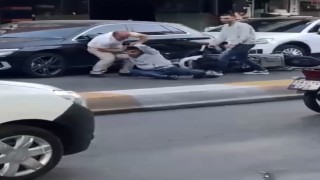(Özel) İstanbulda cadde ortasında silahlı çatışma kamerada: 2 yaralı, 3 gözaltı
