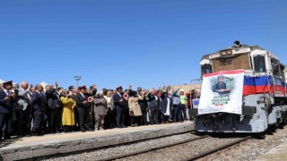 Pakistana yardım malzemesi taşıyan İyilik Treni Vandan yola çıktı