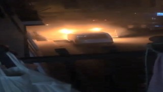 Park halindeki kamyonet gece yarısı yandı; mahalle sakinleri panik yaşadı