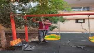 Parklara, oyun grupları ile kondisyon aletleri