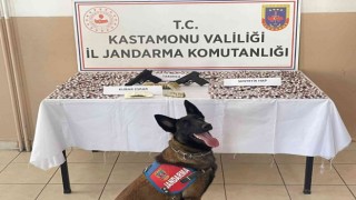 Piyasaya uyuşturucu madde sürmek isterken yakayı ele verdiler: 2 gözaltı