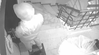 Polis ekiplerince yakalanan kadın hırsızlardan 1i tutuklandı