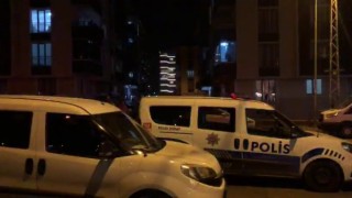 Polis memuru silahını temizlerken kendini vurdu
