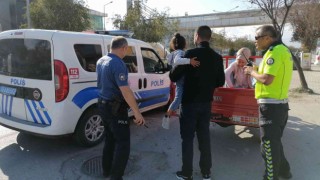 Polisten alkışlanacak hareket