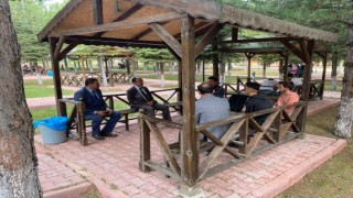 Rektör Beydemir kampüste öğrenciler ile görüştü