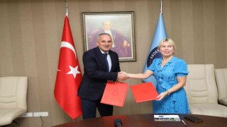 Rektör Özkandan öğrencilere yurt müjdesi