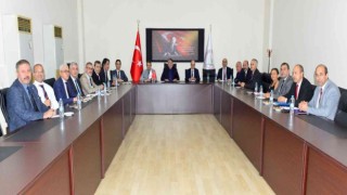 Rektör Özölçer, 30. yıl etkinlikleri için dekanlarla bir araya geldi