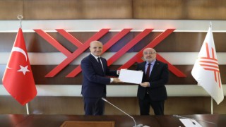 Rektör Prof. Dr. Kurtuluş Karamustafa, rektörlük mazbatasını aldı