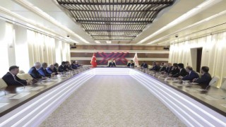 Rektör Sarıbıyık mazbatasını aldı