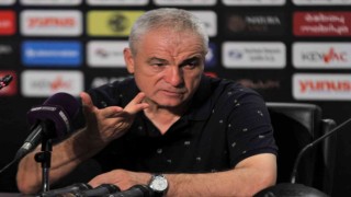 Rıza Çalımbay: “Diğer takımların hepsi pazartesi oynuyor, biz pazar oynuyoruz”