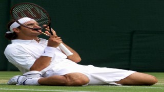 Roger Federer kortlara veda ediyor