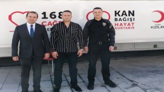 Sağlık Müdürü Şenkul ve İl Emniyet Müdürü Sıralıdan kan bağışına destek