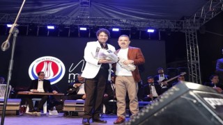 Sanatçı Hakan Taşıyan Sincanda konser verdi