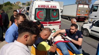 Sancaktepede sürücüsünün kontrolünü kaybettiği otomobil su kanalına düştü: 2 yaralı