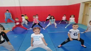 Sandıklıda spor eğitimleri 9 farklı branşta bin 200 sporcu ile devam ediyor