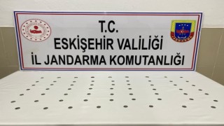Satılmak istenen 62 adet metal sikke ele geçirildi, 3 kişi yakalandı