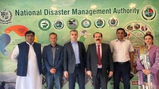 Sel felaketiyle sarsılan Pakistanı yalnız bırakmadılar