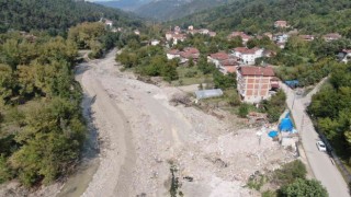 Sel sonrası hasar gören 19 binanın yıkım çalışmaları tamamlandı