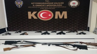 Silah kaçakçılarına yönelik operasyonda 2 kişi gözaltına alındı