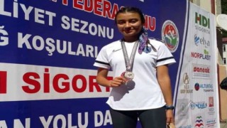 Simavlı atlet Sıla Ata, Dünya Dağ Koşusu Şampiyonasında Türkiyeyi temsil edecek
