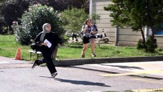 Sınava geç kalan KPSS adayları Usain Boltu aratmadı