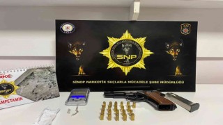 Sinopta şüpheli araçtan uyuşturucu çıktı: 4 gözaltı