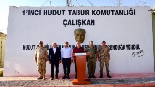 Şırnak Valisi Bilgin Mehmetçik ile bir araya geldi