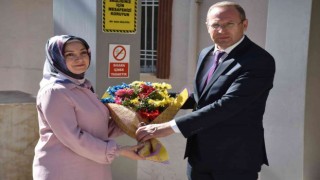Şırnaka yeni atanan öğretmenler çiçekle karşılandı
