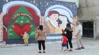 Şırnakın kanla anılan ismini sanatla siliyor: Cizrenin tarihi duvarlara resmediliyor