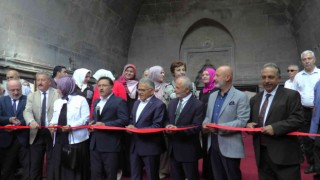 Sırrı çözülemeyen ‘tılsımlı gömlekler Kayseride sergilendi
