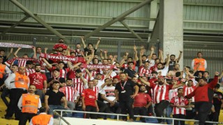 Sivasspor taraftarı deplasmanda takımının yanında