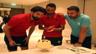 Sivassporda kaleci Muammer için sürpriz doğum günü kutlaması