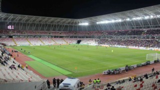 Sivassporlu taraftarlar Slavia Prag maçına ilgi göstermedi