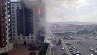 Sivasta apartmanda yangın