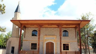 Söğüt Ertuğrul Gazi Camii ve Darülkurrası vatandaşları ve öğrencileri bekliyor