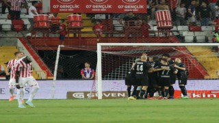 Spor Toto Süper Lig: FT Antalyaspor: 0 - Adana Demirspor: 1 (İlk yarı)