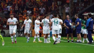 Spor Toto Süper Lig: Galatasaray: 1 - Konyaspor: 1 (İlk yarı)