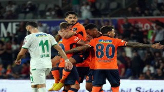 Spor Toto Süper Lig: M. Başakşehir: 1 - Corendon Alanyaspor: 0 (İlk yarı)