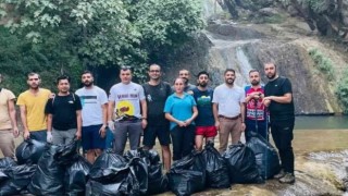 Sporculardan doğa gezisi sonrası 4 saatlik temizlik çalışması