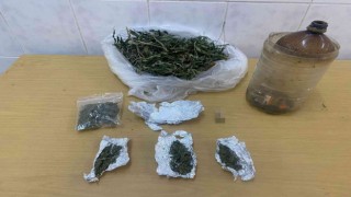 Şüphelenerek durdurdukları araçtan uyuşturucu çıktı